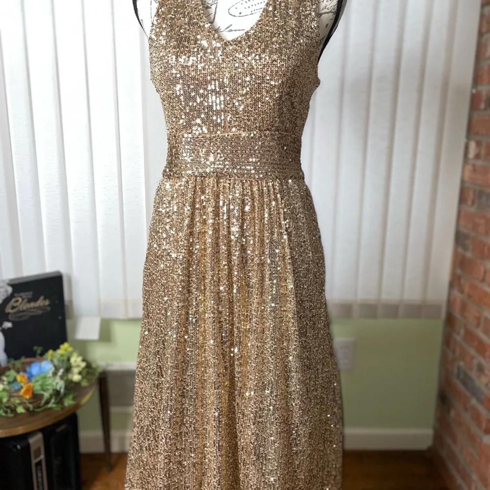Gold Sequin Dress Formal Sleeveless V-Neck Party Dress with Ruffle Balloon Hem - Picture 8 of 9